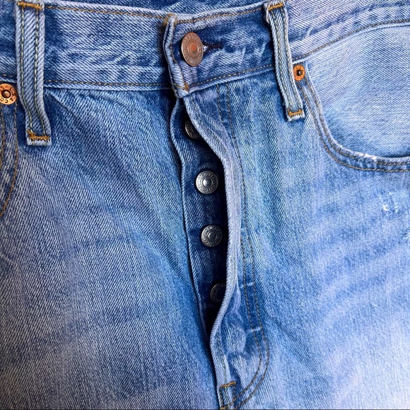 Levi’s 501s Distressed Light Blue Cropped 32 - Picture 8 of 11
